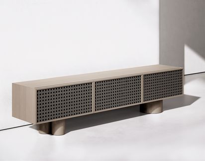 KM-02 Chest of Drawers